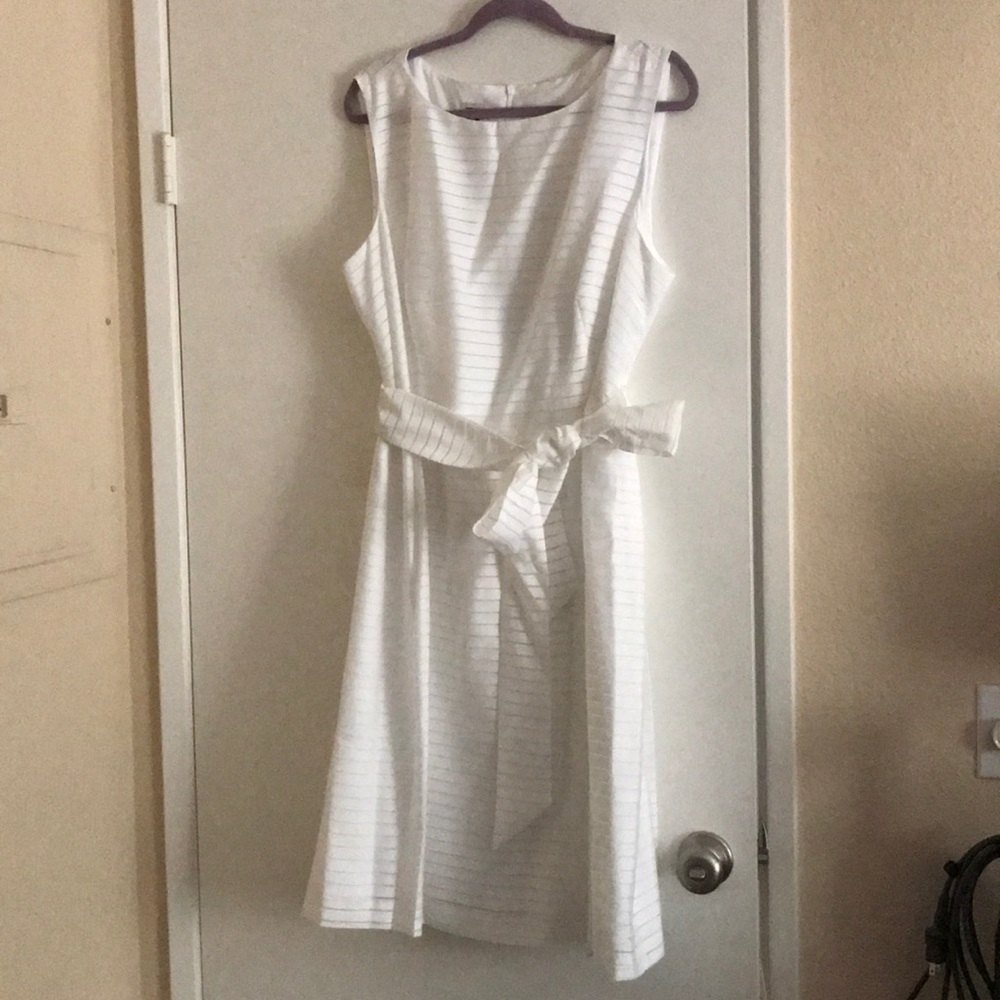 Anne Klein’s White sleeveless dress size 20w